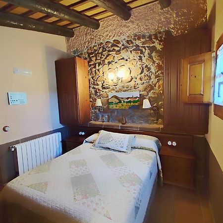 Masia Can Felip B&B Llinars del Valles Exterior photo